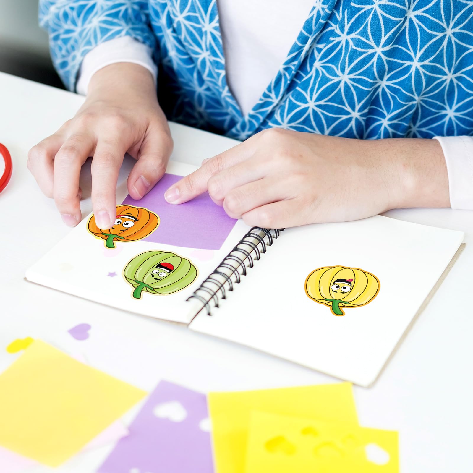 Ceiba Tree 500Pcs Thanksgiving Stickers Pumpkin Shaped Sticker Roll for Kids Self Adhesive Sealing Labels Fall Halloween Autumn Party Supplies - Image 7